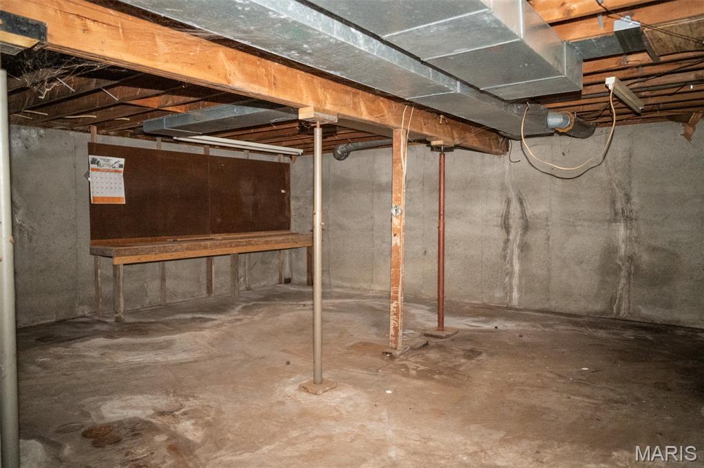 21132 Sawmill Road Versailles, MO 65084 - Photo 30 of 34