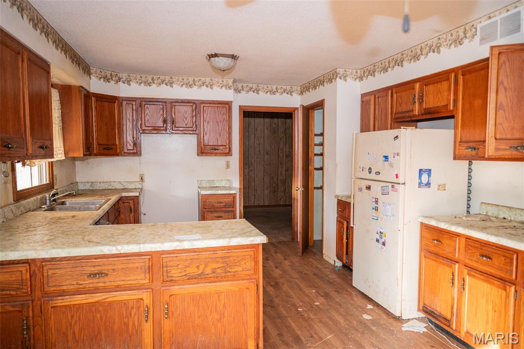 21132 Sawmill Road Versailles, MO 65084 - Photo 7 of 34