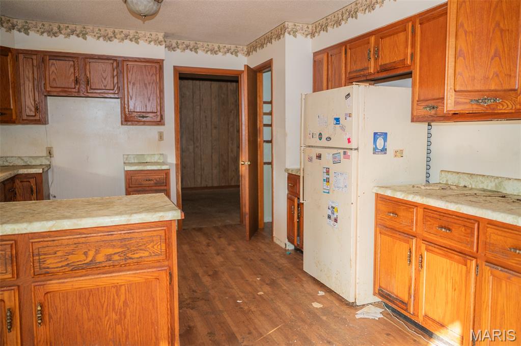 21132 Sawmill Road Versailles, MO 65084 - Photo 8 of 34