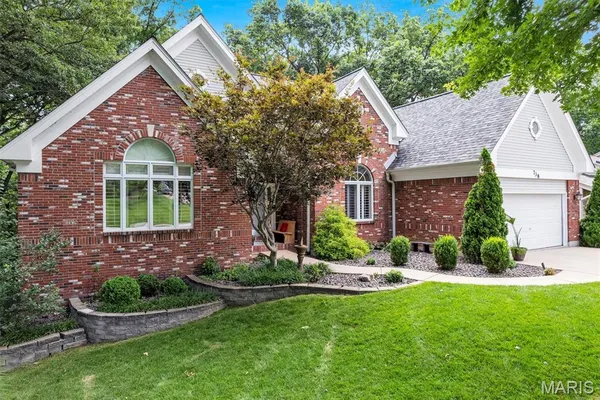 $649,900 | 738 High Point Drive, Lake St. Louis, MO 63367