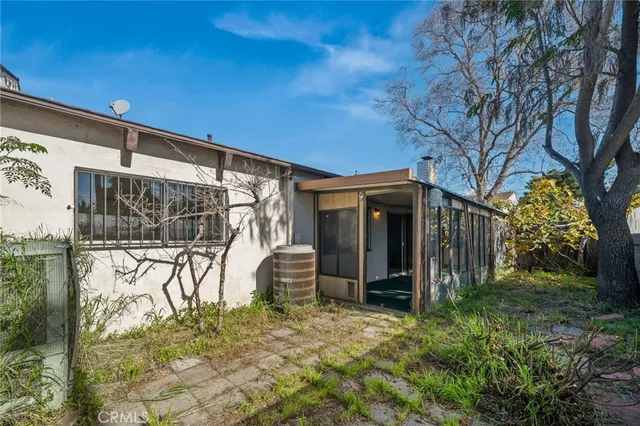 $575,000 | 2011 West Katella Avenue, Unit 3, Anaheim, CA 92804