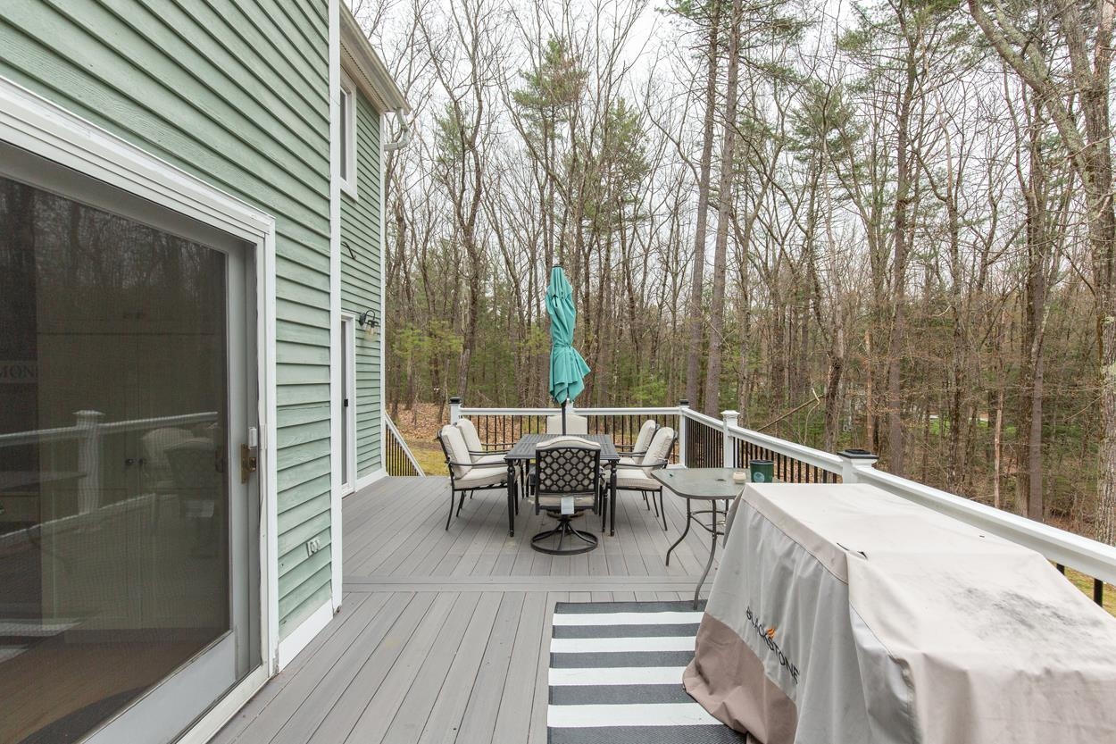 37 Standish Way Amherst, NH 03031 - Photo 7 of 50