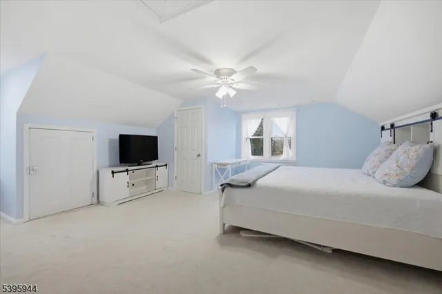 $449,999 | 161 Bryans Road, Hampton, NJ 08827