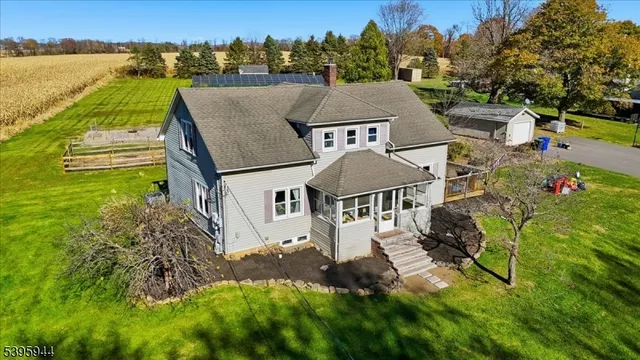 $449,999 | 161 Bryans Road, Hampton, NJ 08827