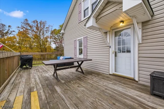 $449,999 | 161 Bryans Road, Hampton, NJ 08827