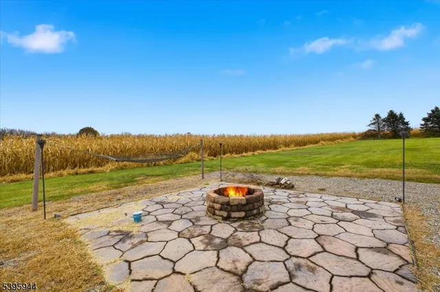 $449,999 | 161 Bryans Road, Hampton, NJ 08827