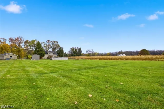 $449,999 | 161 Bryans Road, Hampton, NJ 08827