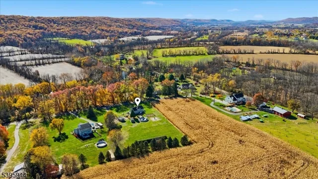 $449,999 | 161 Bryans Road, Hampton, NJ 08827