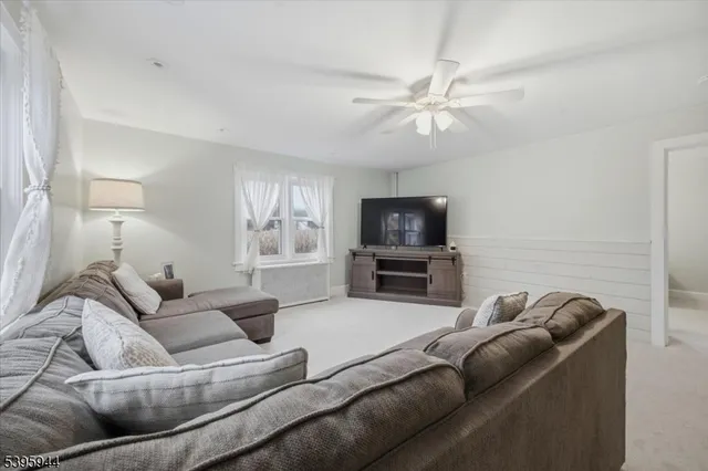 $449,999 | 161 Bryans Road, Hampton, NJ 08827