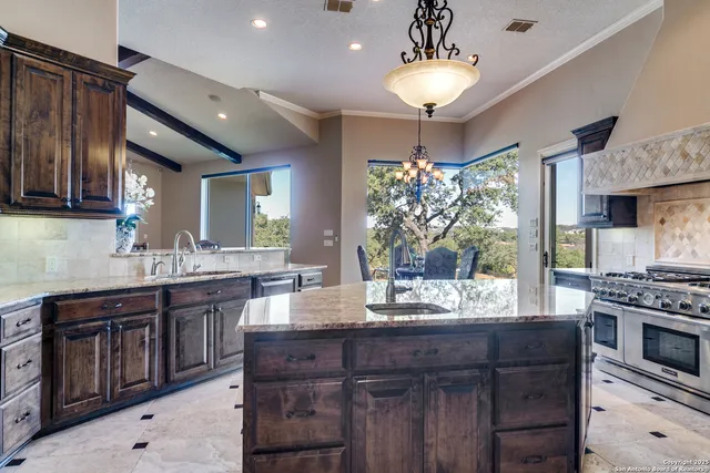 $1,950,000 | 11503 Toponga, Boerne, TX 78006