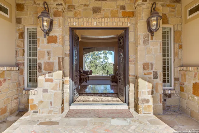 $1,950,000 | 11503 Toponga, Boerne, TX 78006