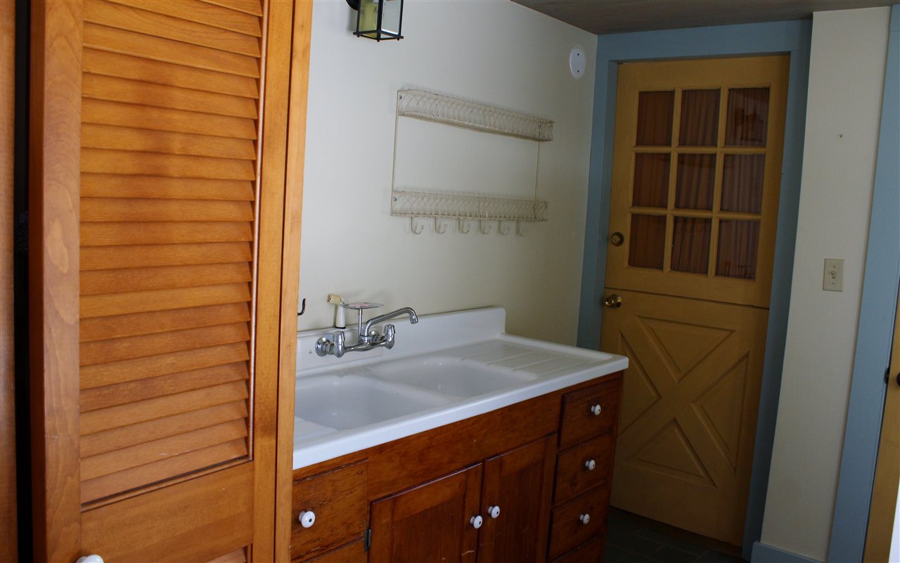 961 Russ Hill Road Royalton, VT 05068 - Photo 21 of 31