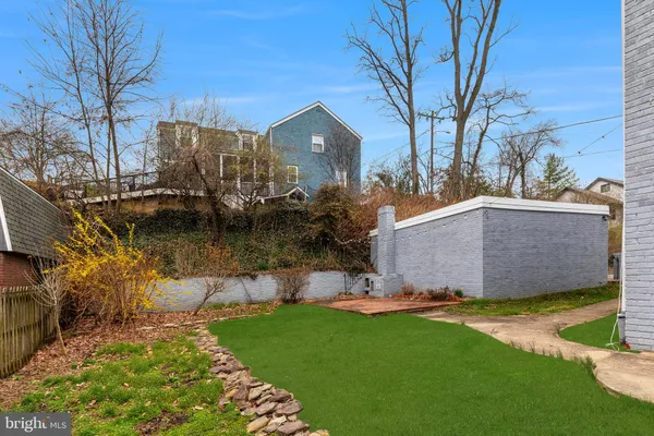 $1,285,000 | 2400 South Arlington Ridge Road, Arlington, VA 22202