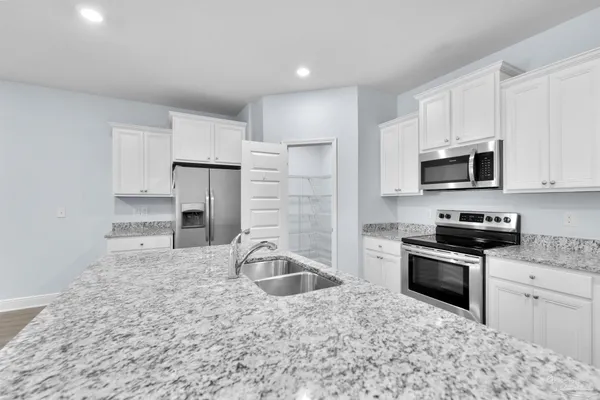 $2,000 | 3846 Hawks Landing Circle, Pace, FL 32571