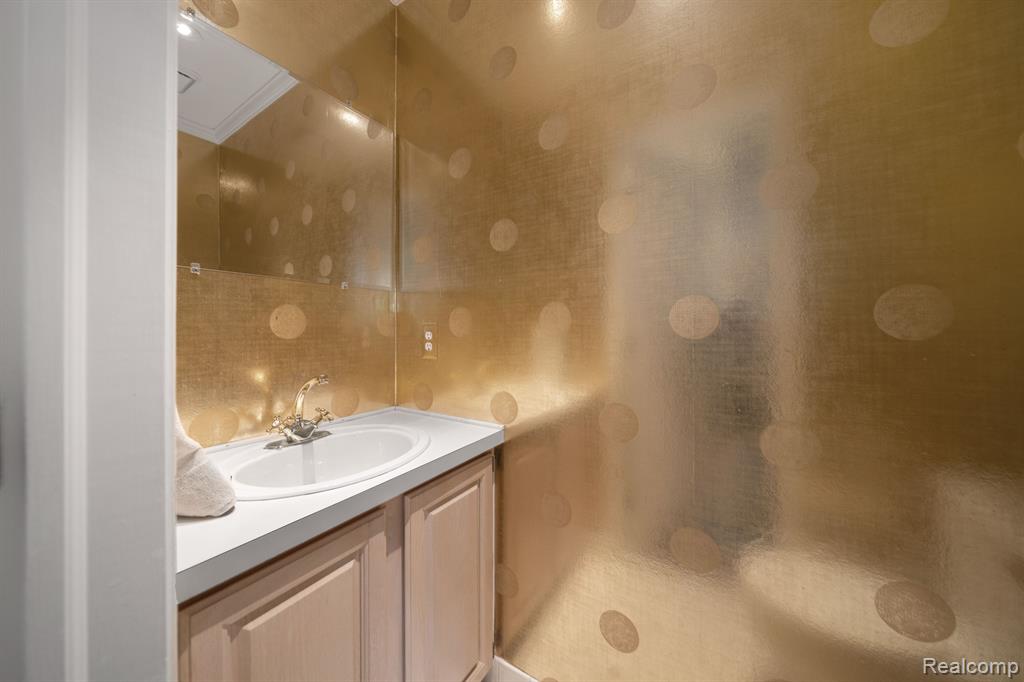 2372 Millbrook Court Rochester Hills, MI 48306 - Photo 17 of 34