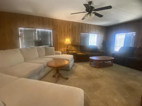 $43,000 | 581 North Crawford Avenue, Unit 112, Dinuba, CA 93618