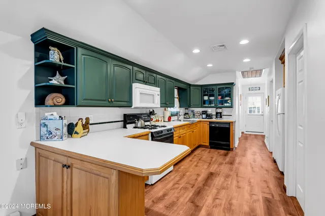 $3,100 | 50 1st Avenue, Manasquan, NJ 08736