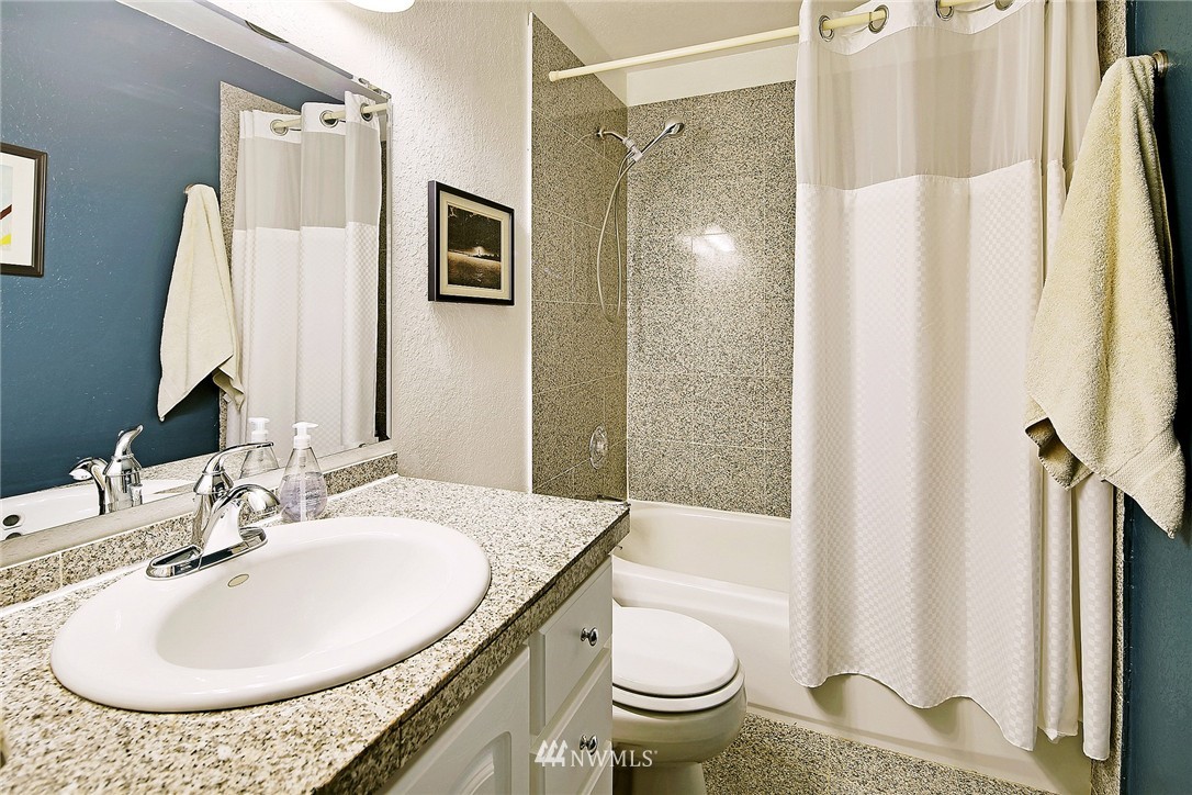 17904 25th Drive Southeast Bothell, WA 98012 - Photo 9 of 19 Gallery Image 9