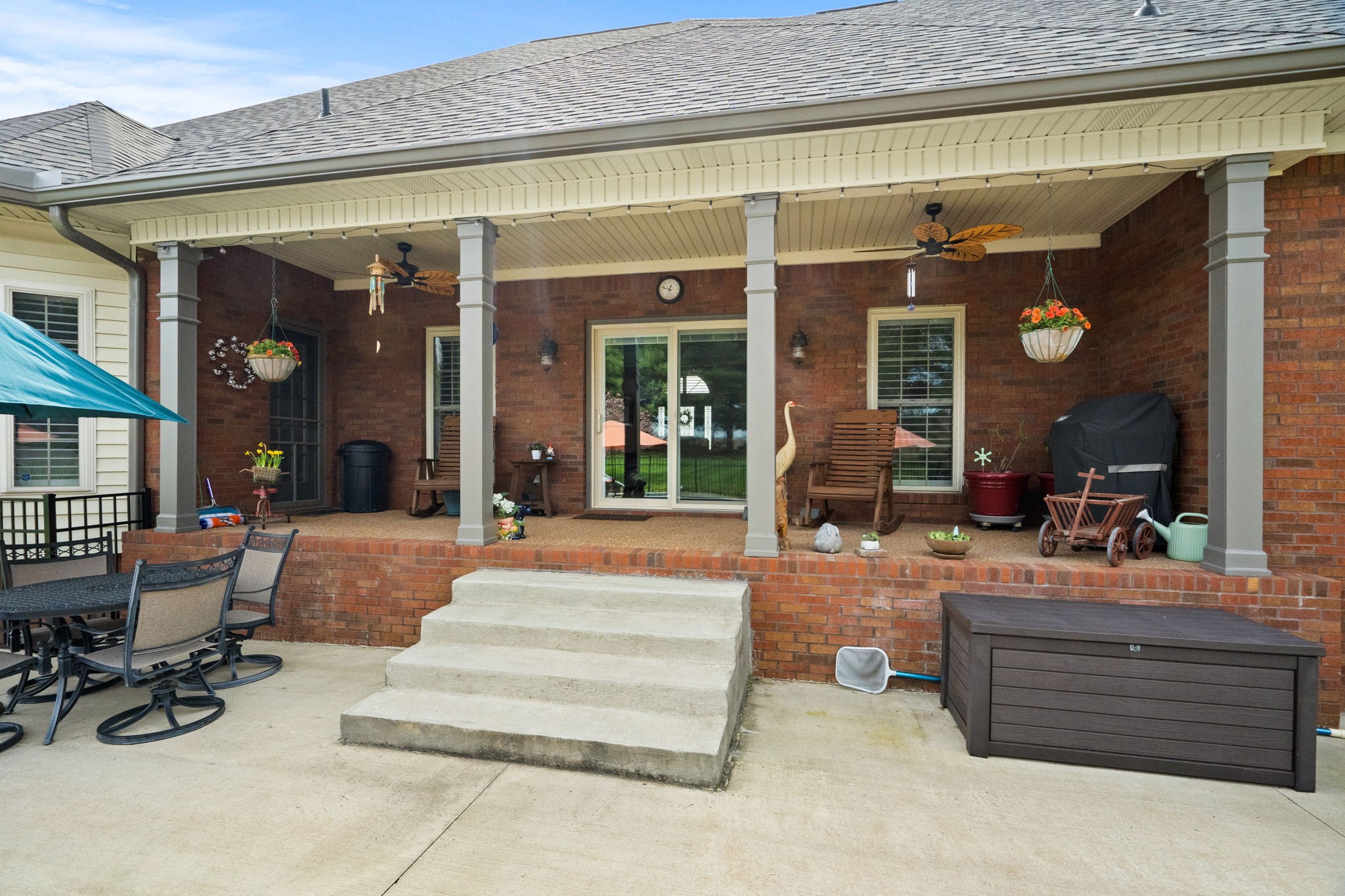 3008 Burts Crossing Springfield, TN 37172 - Photo 37 of 45 a building exterior with furniture