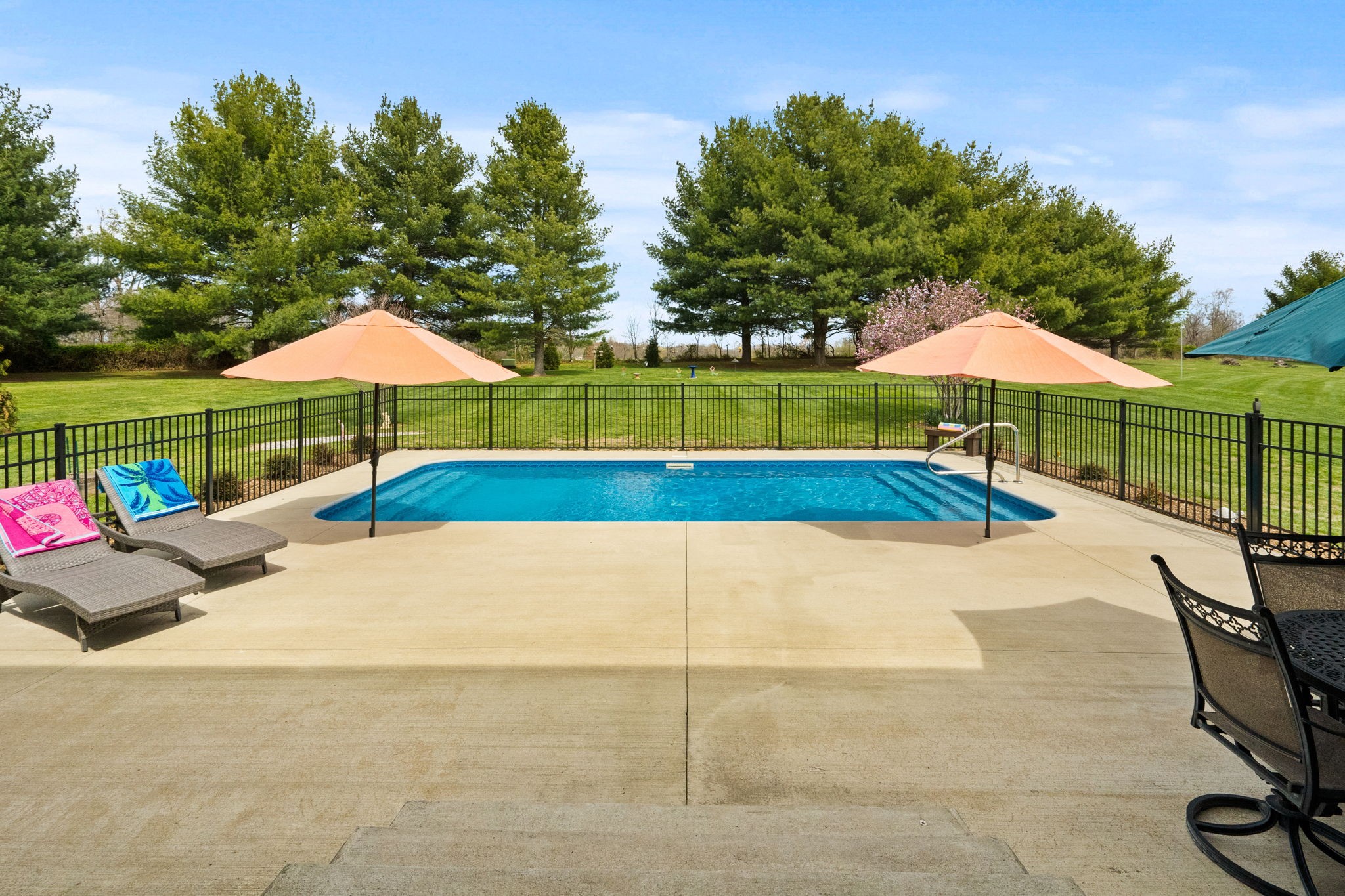 3008 Burts Crossing Springfield, TN 37172 - Photo 39 of 45 a view of a backyard with a sitting area and a garden
