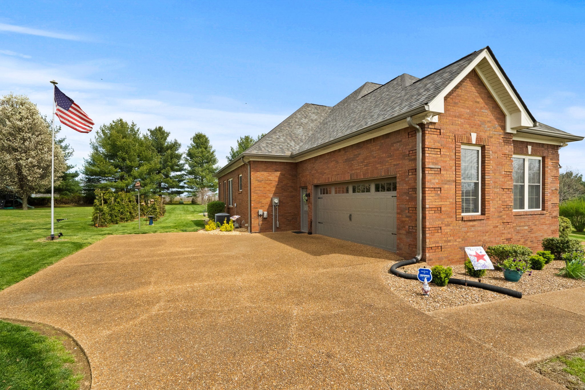 3008 Burts Crossing Springfield, TN 37172 - Photo 4 of 45 a front view of a house with a yard