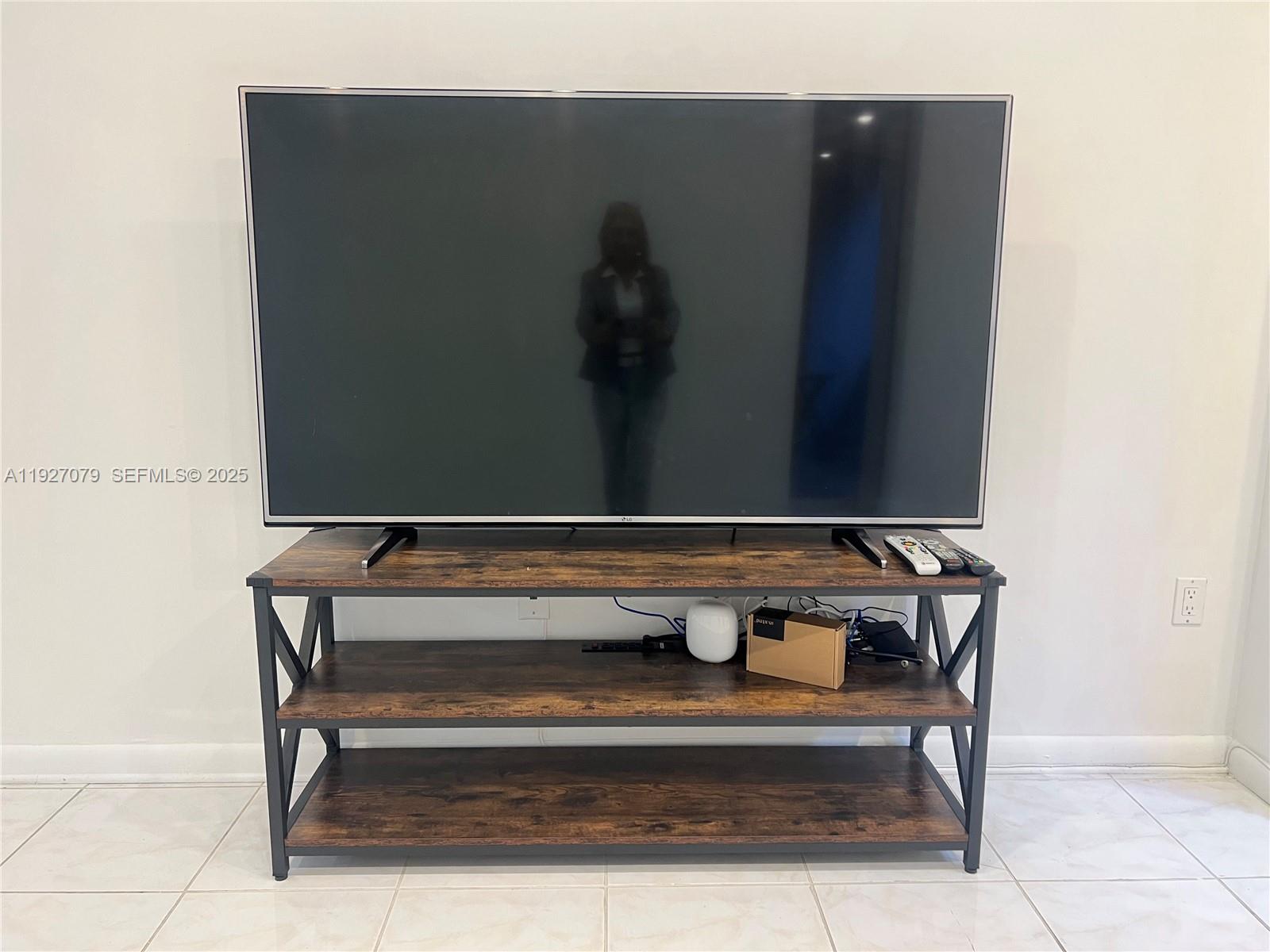 540 Brickell Key Drive, Unit 214 Miami, FL 33131 - Photo 33 of 48 a view of table