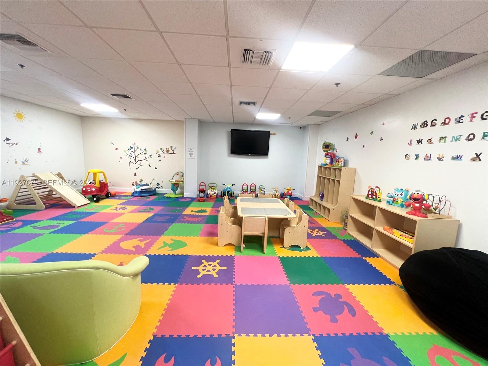 540 Brickell Key Drive, Unit 214 Miami, FL 33131 - Photo 41 of 48