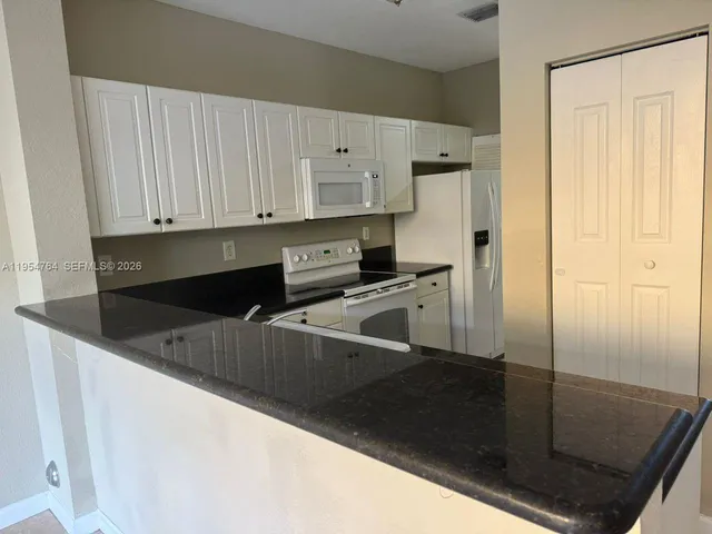 $2,550 | 9353 Southwest 227th Street, Unit 321, Cutler Bay, FL 33190