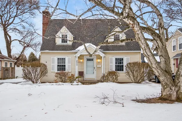 $159,900 | 205 Thorncliffe Drive, Irondequoit, NY 14617