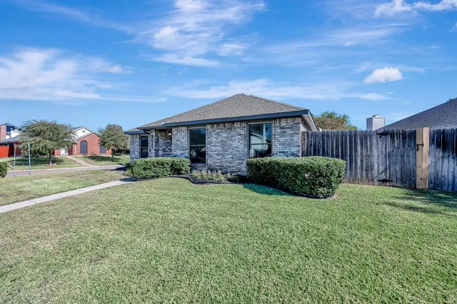 $330,000 | 7012 Bentley Avenue, Fort Worth, TX 76137