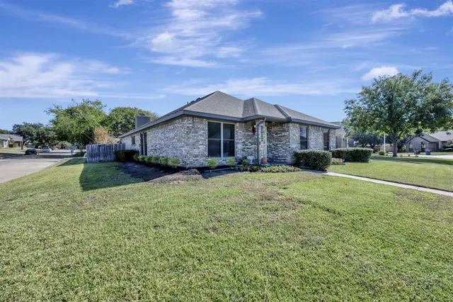 $330,000 | 7012 Bentley Avenue, Fort Worth, TX 76137