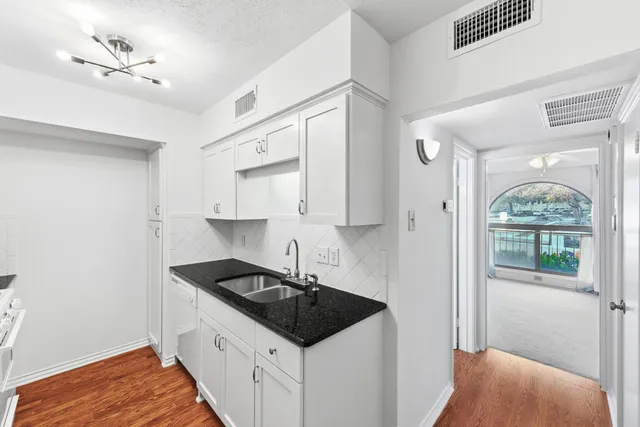 $1,495 | 505 West 7th Street, Unit 107, Austin, TX 78701