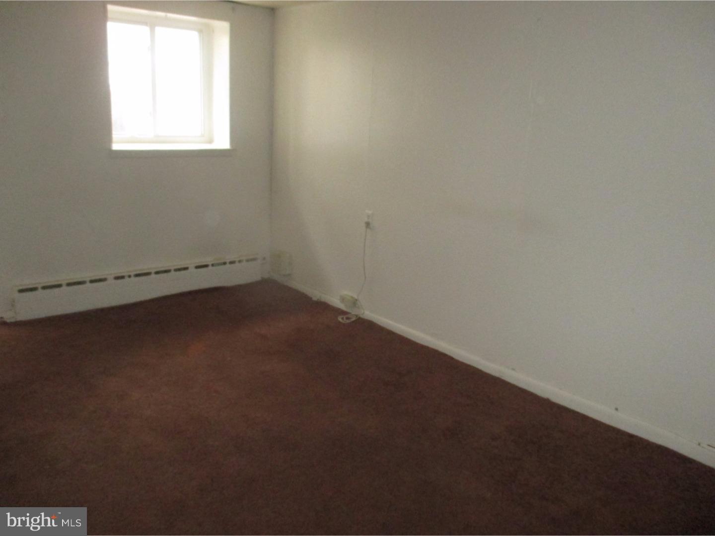 42 Kent Road Upper Darby, PA 19082 - Photo 2 of 14