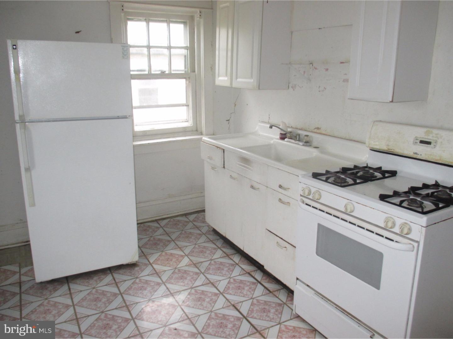 42 Kent Road Upper Darby, PA 19082 - Photo 12 of 14