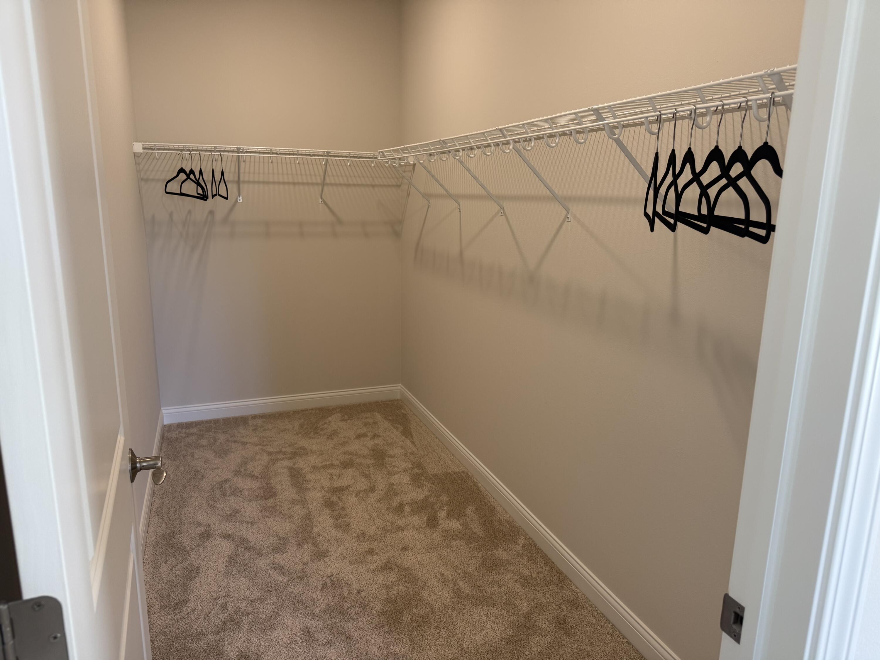 327 Sandy Circle Pewaukee, WI 53072 - Photo 15 of 22 Guest WIC