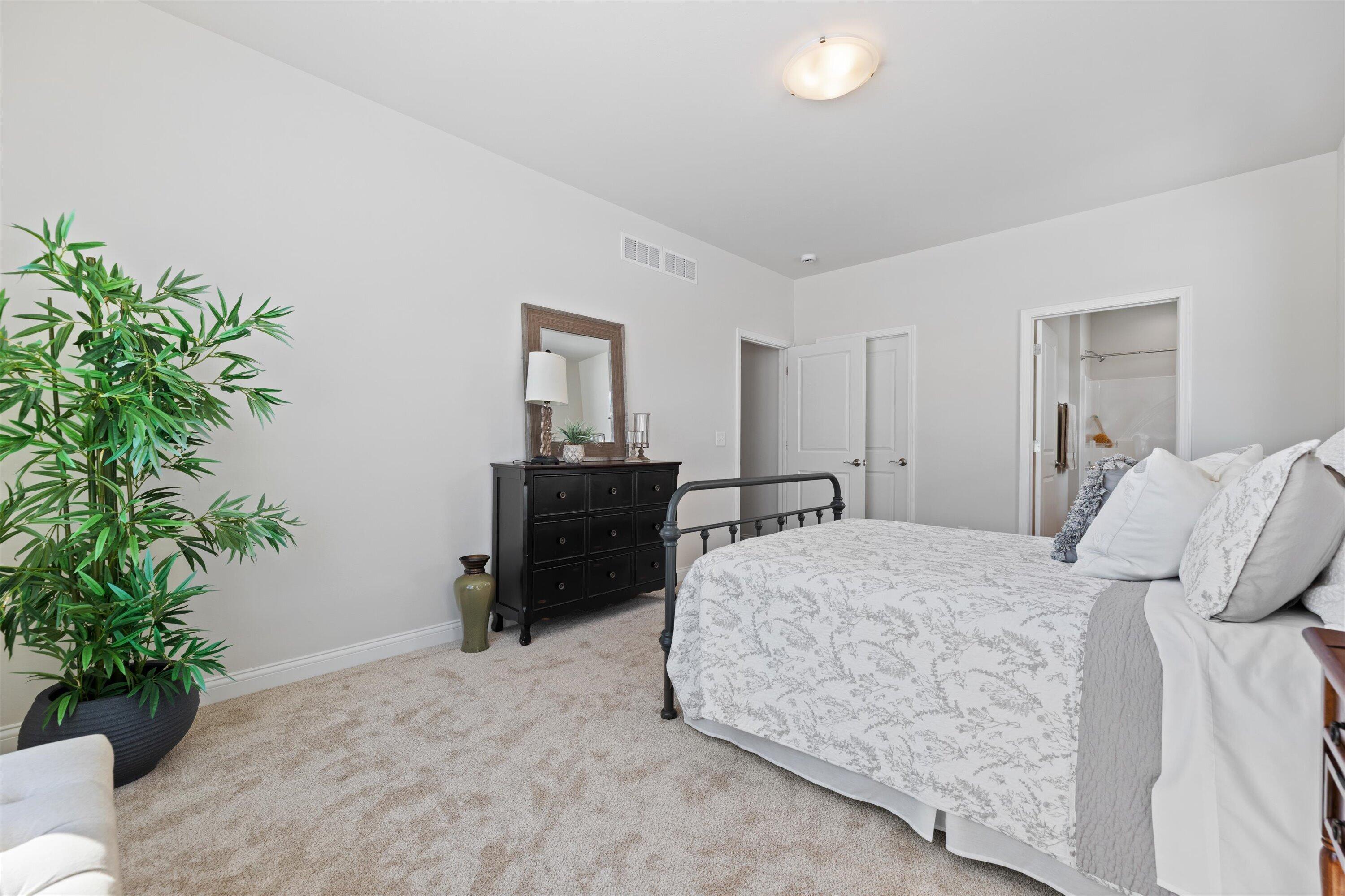 327 Sandy Circle Pewaukee, WI 53072 - Photo 30 of 36 Guest Bedroom