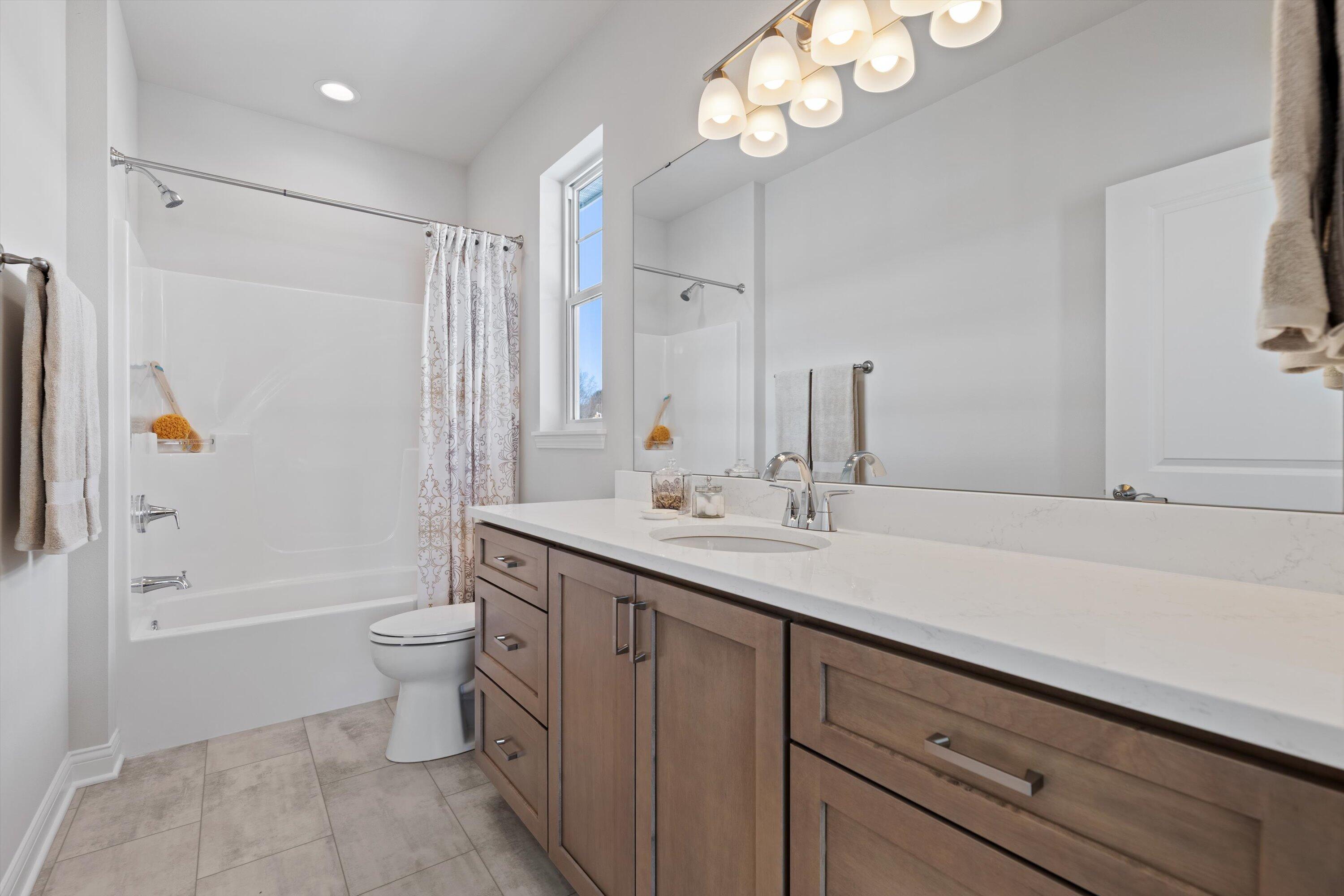 327 Sandy Circle Pewaukee, WI 53072 - Photo 31 of 36 Private Guest Bathroom