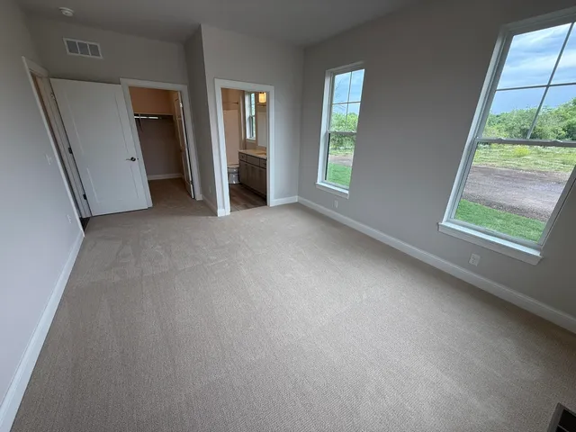 $739,999 | 327 Sandy Circle, Pewaukee, WI 53072