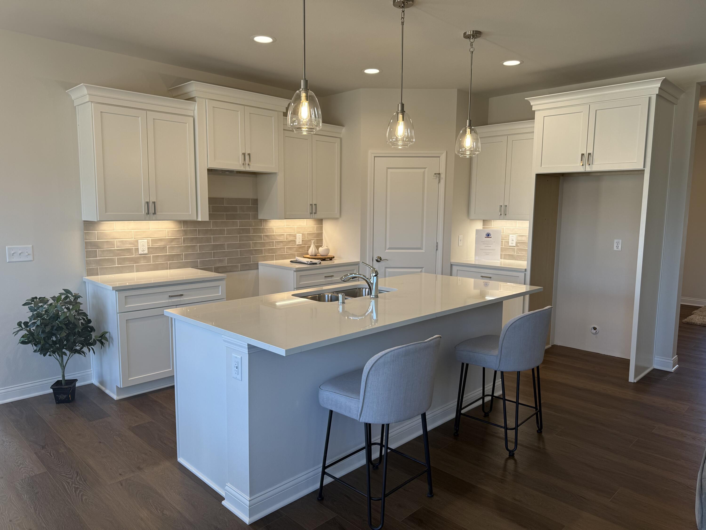 327 Sandy Circle Pewaukee, WI 53072 - Photo 5 of 22 Bright Kitchen w/pantry