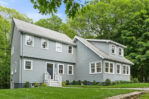 $1,899,000 | 9 Brookside Place, Winchester, MA 01890