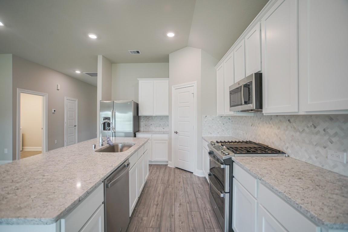 17112 Coneflower Place Conroe, TX 77385 - Photo 11 of 27