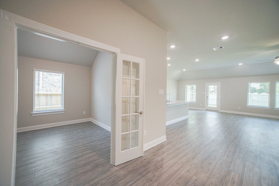 17112 Coneflower Place Conroe, TX 77385 - Photo 4 of 27
