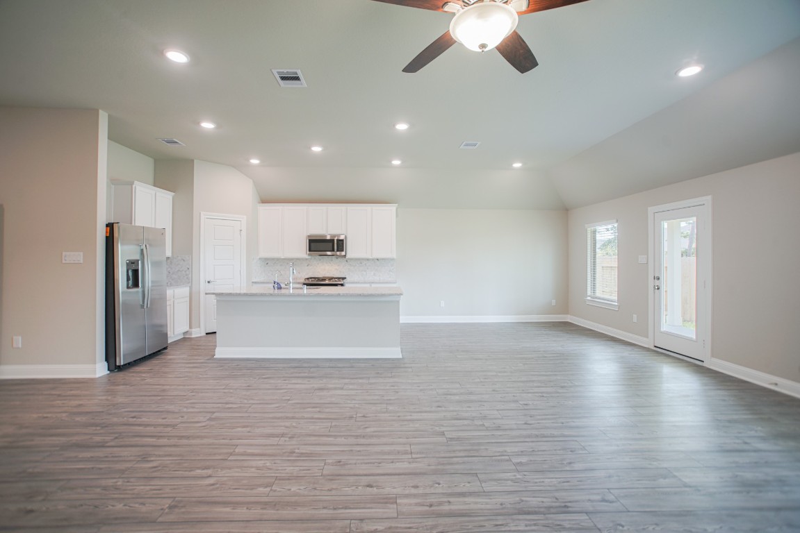 17112 Coneflower Place Conroe, TX 77385 - Photo 6 of 27