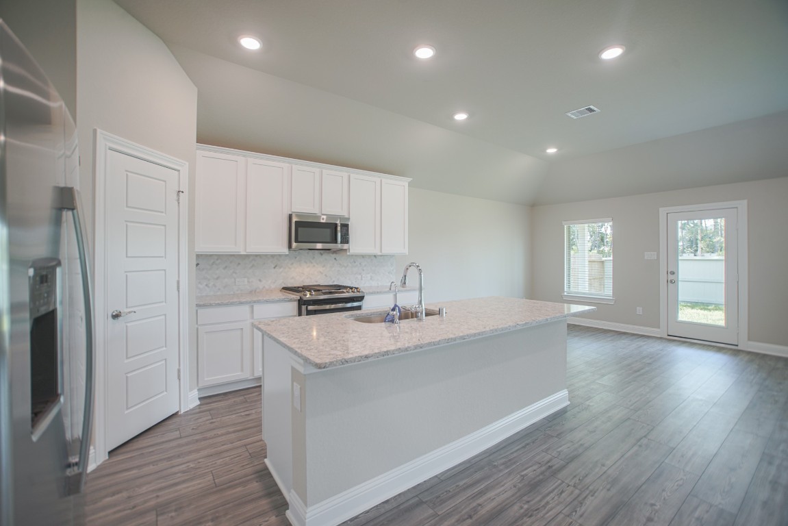 17112 Coneflower Place Conroe, TX 77385 - Photo 9 of 27