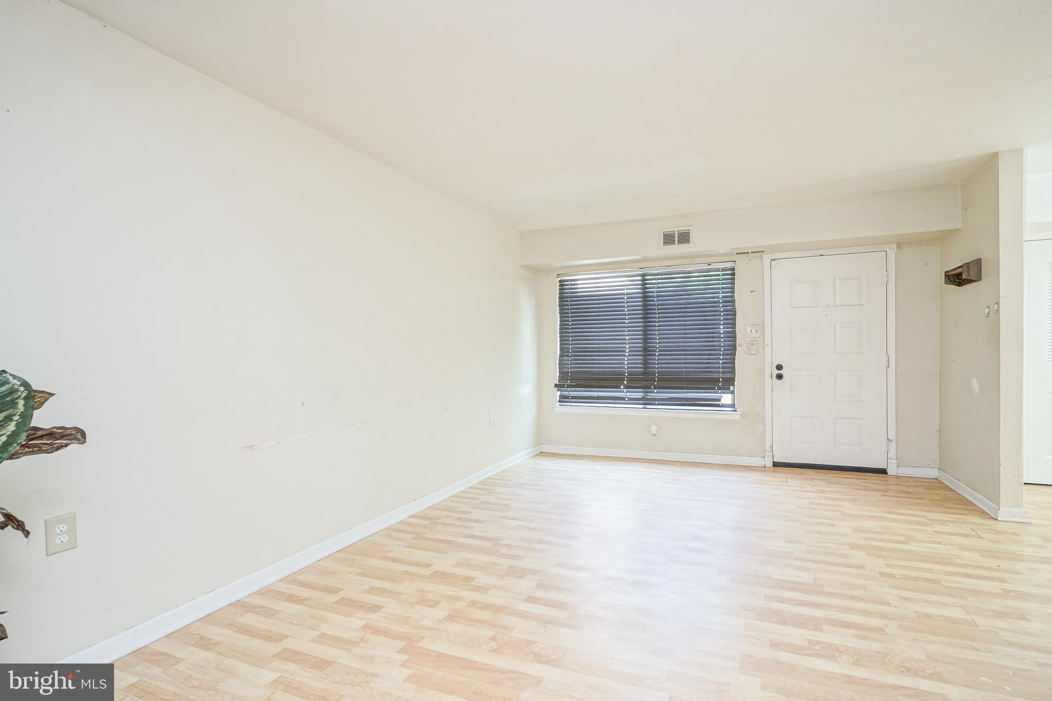 1604 Timber Creek Road Lindenwold, NJ 08021 - Photo 4 of 21
