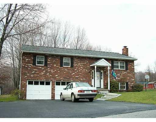 121 Hampton Court Butler, PA 16002 - Photo 1 of 1
