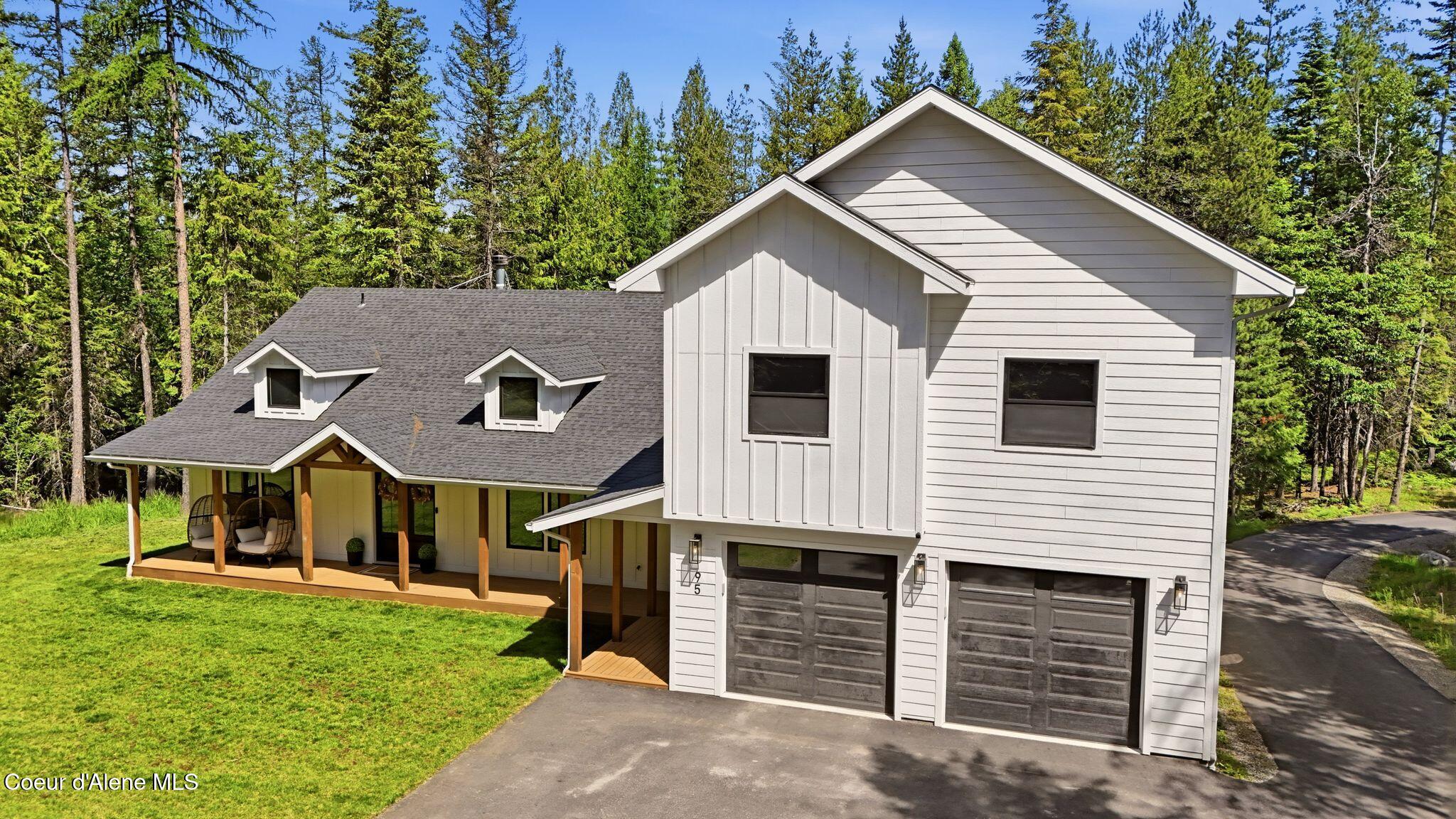 95 Klickitat Road Cocolalla, ID 83813 - Photo 6 of 66 Well Appointed Attached Garage