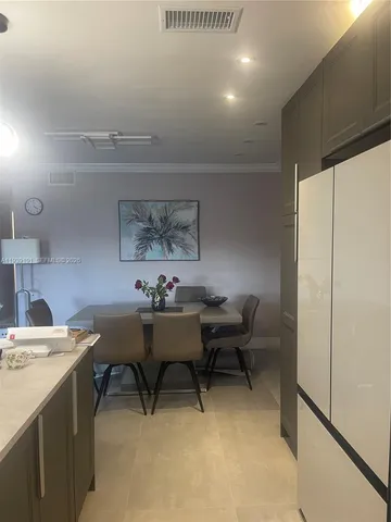 $1,950 | 581 Blue Heron Drive, Unit 318B, Hallandale Beach, FL 33009