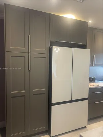 $1,950 | 581 Blue Heron Drive, Unit 318B, Hallandale Beach, FL 33009