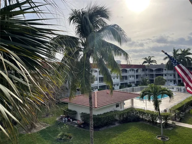 $1,950 | 581 Blue Heron Drive, Unit 318B, Hallandale Beach, FL 33009